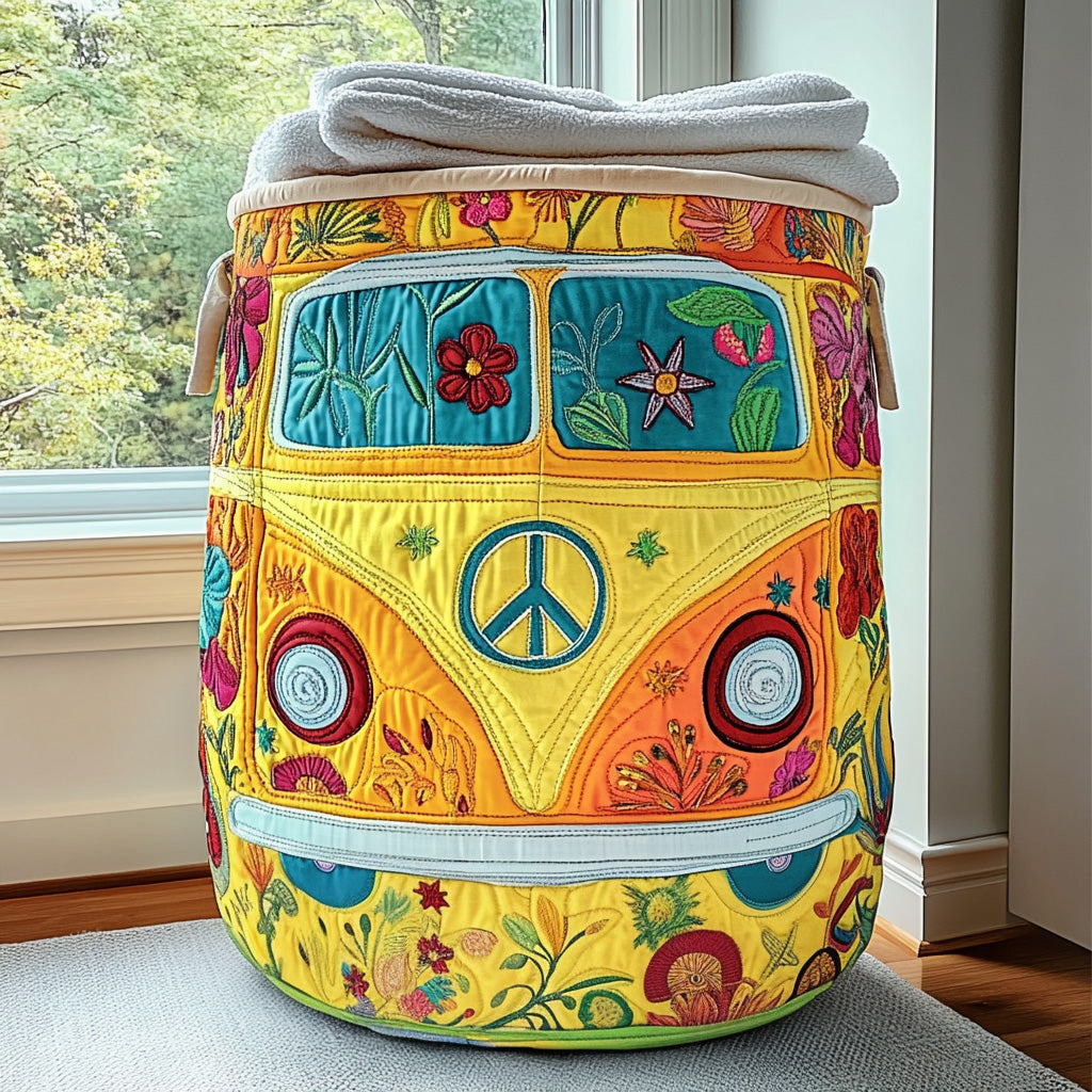 Cesto portabiancheria trapuntato in stile hippie colorato