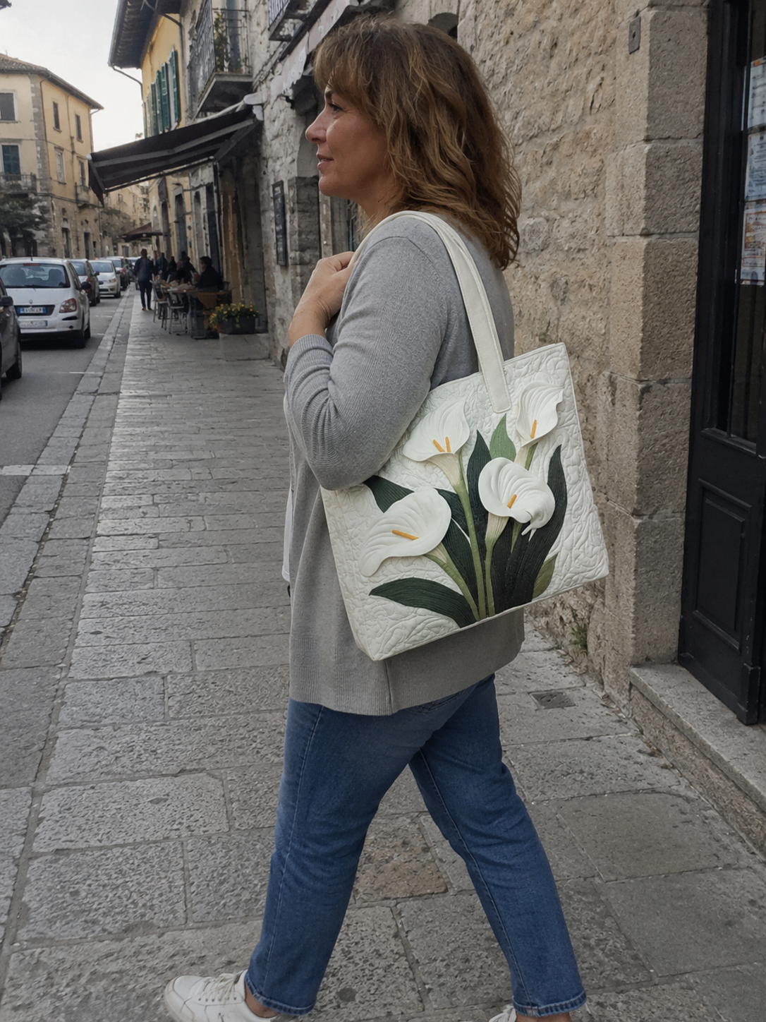 Bella anche con un abbigliamento semplice